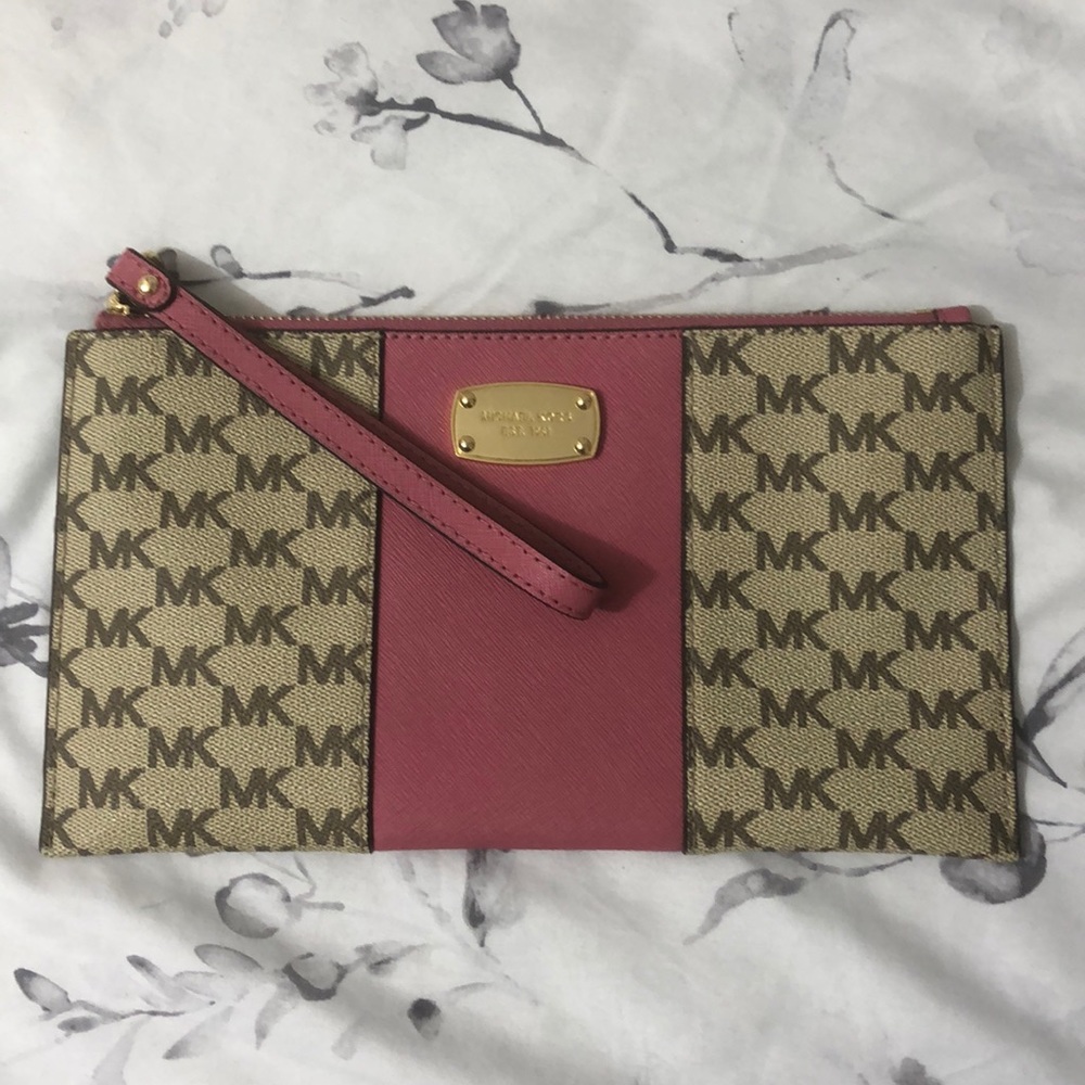 Michael Kors wristlet wallet